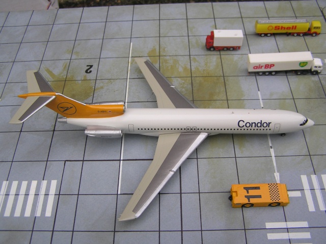 Boeing 727-200 - Condor - Hasegawa - 1/200 Pc170020
