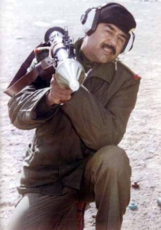 لأجل العروبة و العراق على مذبح الشهادة Saddam10