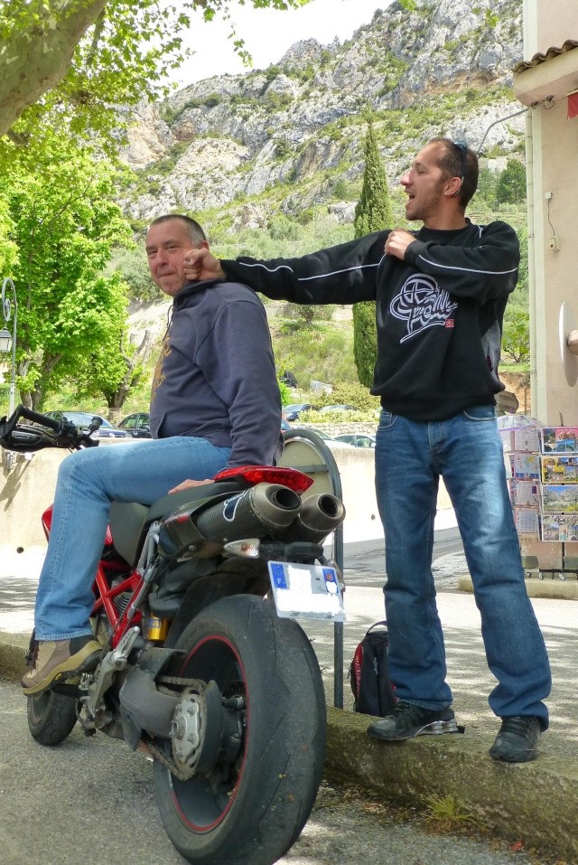 Concours Avril 2014 : "Votre moto illustre un titre de ..." - Page 6 57111