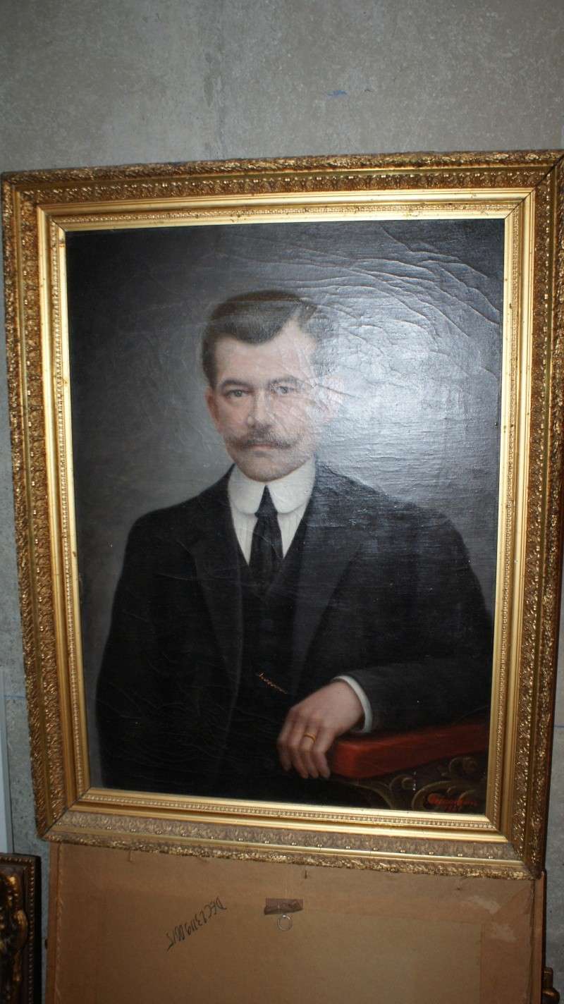 HST Portrait d'homme daté de 1921 Dsc08114